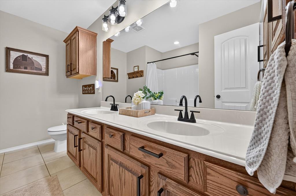 6460 Fox Run Dr., Midlothian, TX 76065