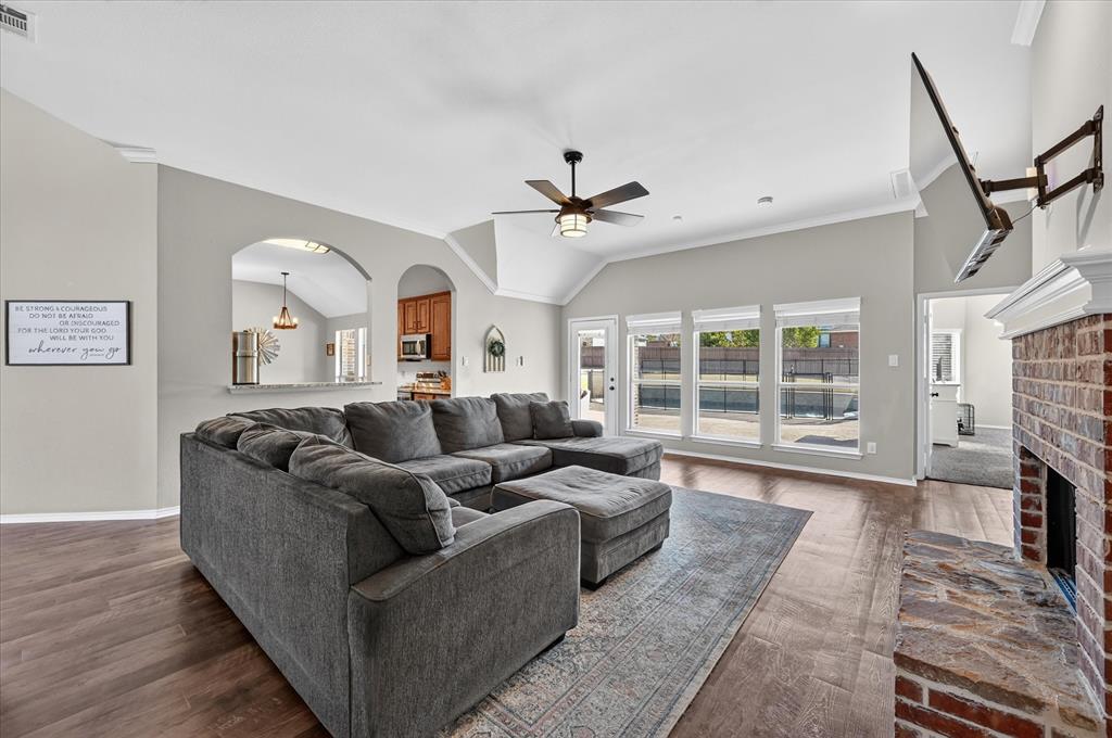 6460 Fox Run Dr., Midlothian, TX 76065 6460 Fox Run Dr., Midlothian, TX 76065
