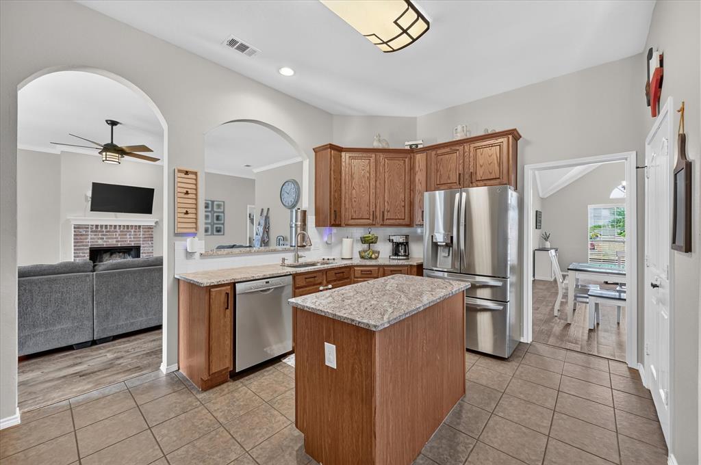 6460 Fox Run Dr., Midlothian, TX 76065