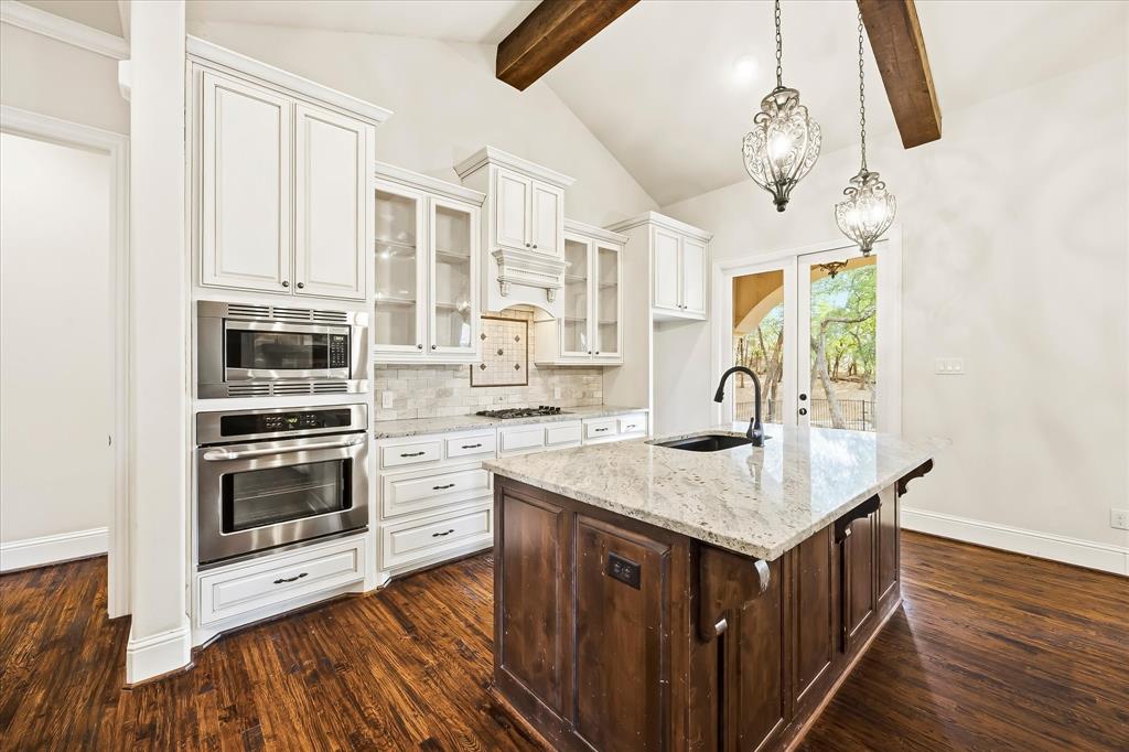 Guest Residence Kitchen with island