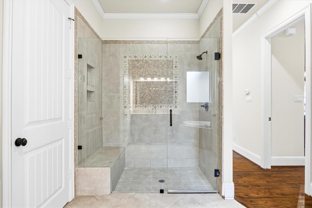 Guest Residence Ensuite Bath