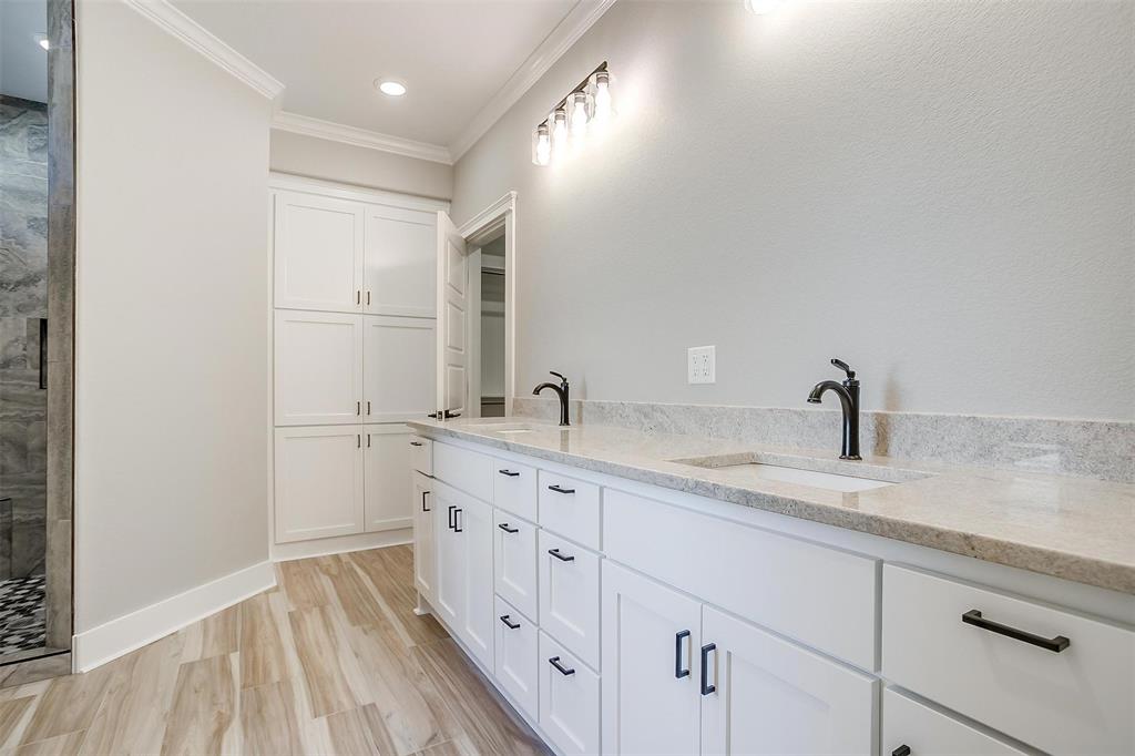 908 Meadowlark Lane, Granbury, TX 76048