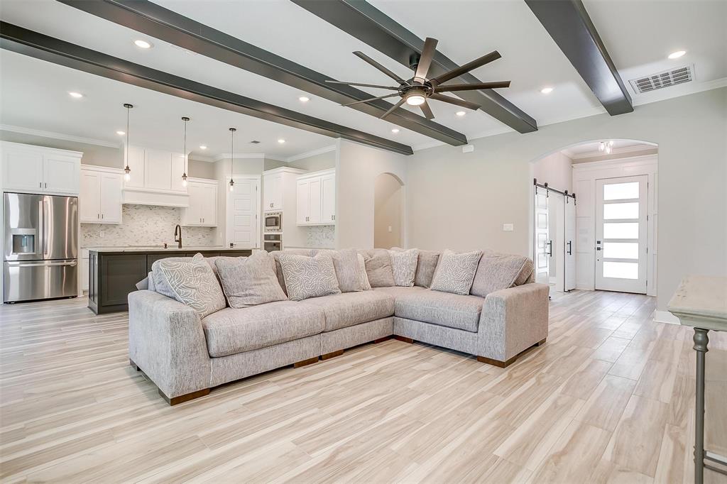 908 Meadowlark Lane, Granbury, TX 76048
