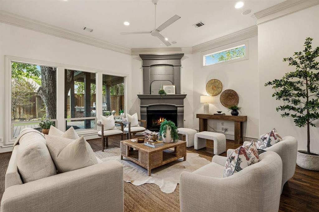 6345 Goliad Avenue, Dallas, TX 75214