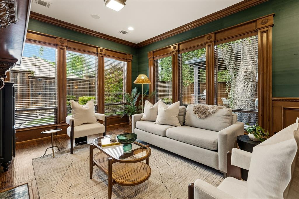 6345 Goliad Avenue, Dallas, TX 75214