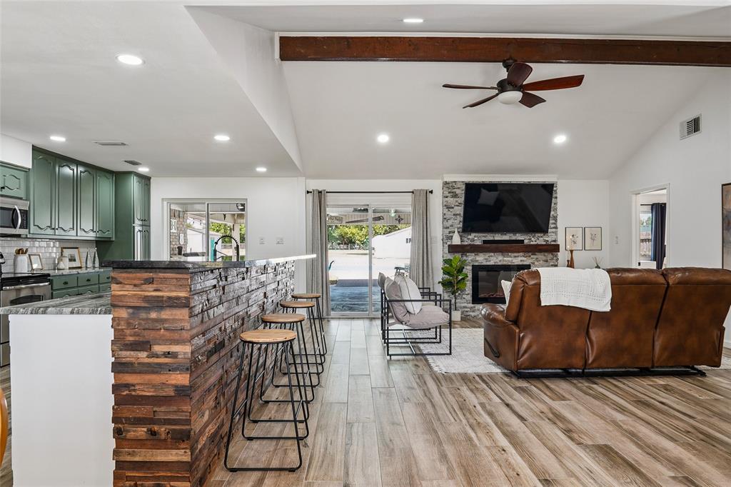 1710 Vineyard Road, Grand Prairie, TX 75052