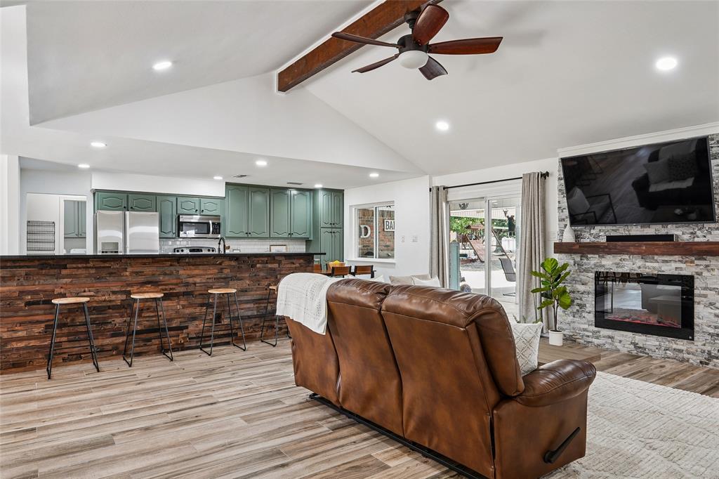 1710 Vineyard Road, Grand Prairie, TX 75052