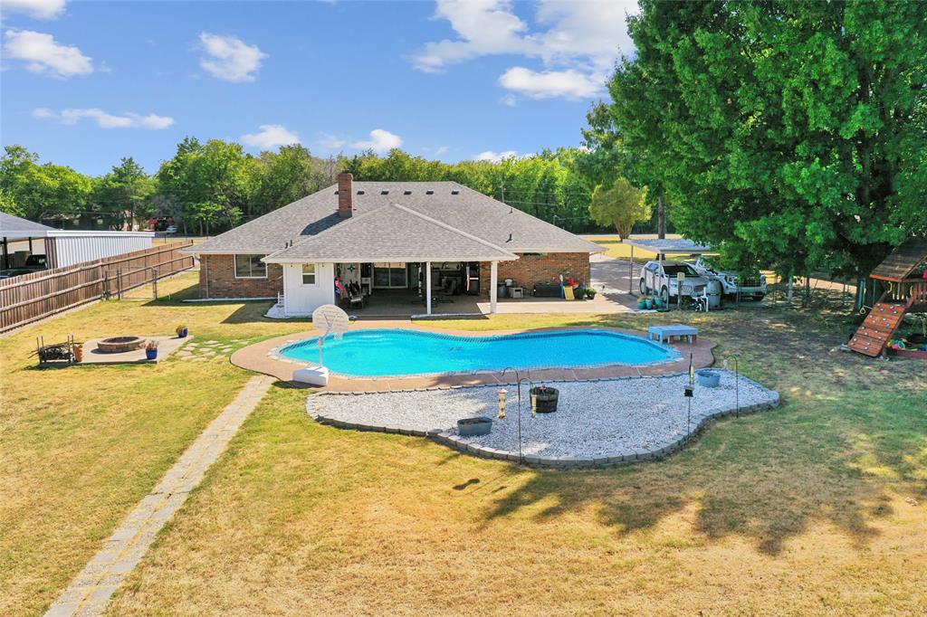 1710 Vineyard Road, Grand Prairie, TX 75052