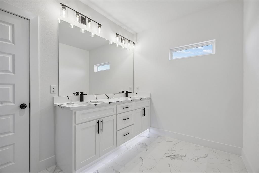 1822 S Marsalis Avenue, Dallas, TX 75216