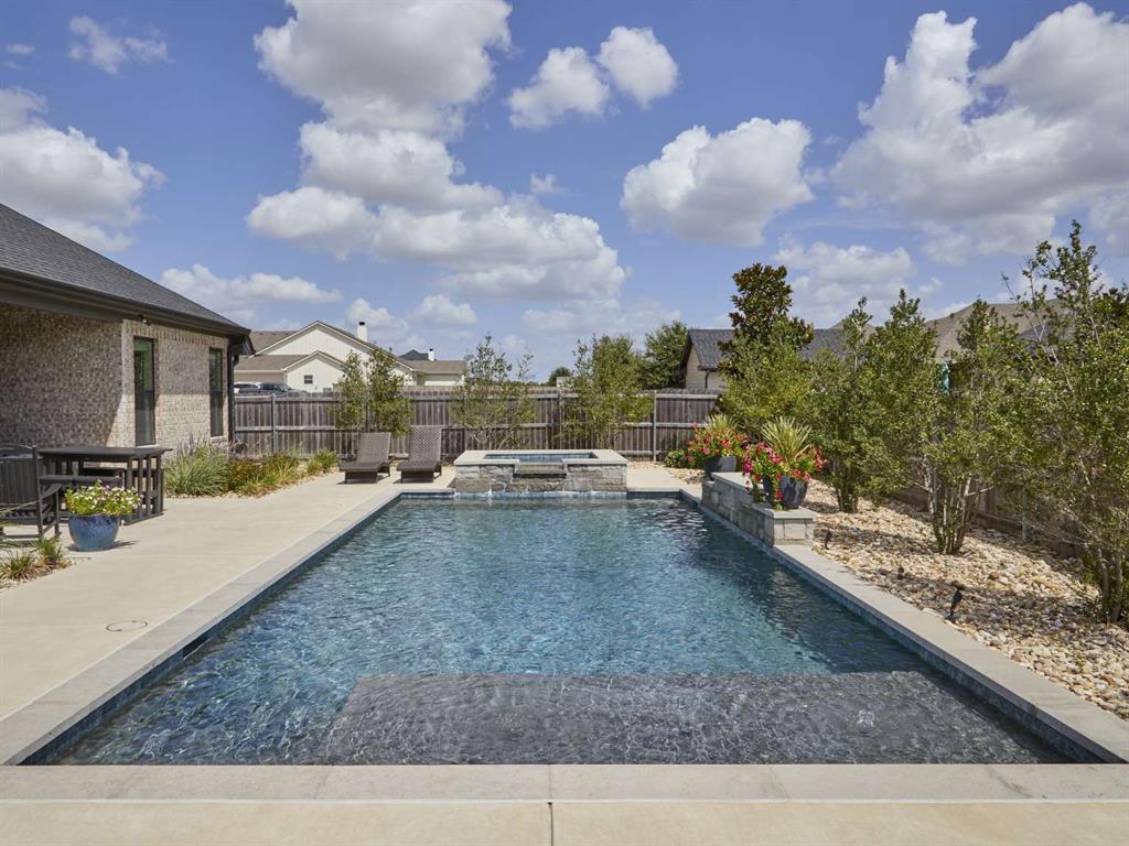 10124 Charmwood Drive, Waco, TX 76712 10124 Charmwood Drive, Waco, TX 76712