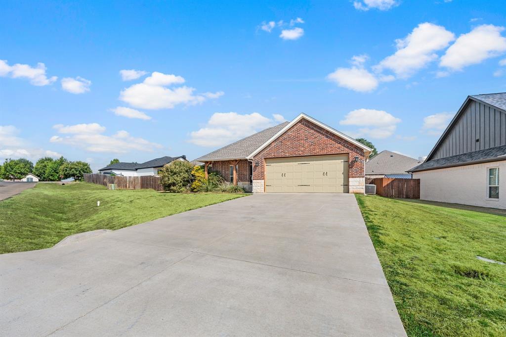 5002 Wearing Way Drive, Granbury, TX 76049
