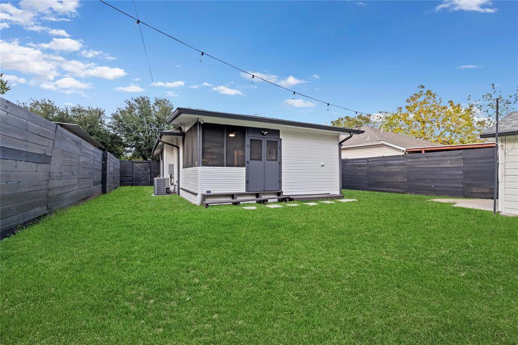 714 Melba Street, Dallas, TX 75208
