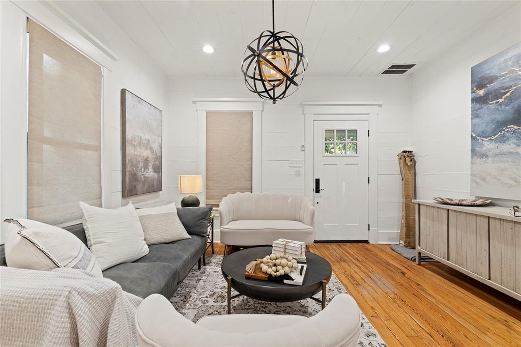 714 Melba Street, Dallas, TX 75208