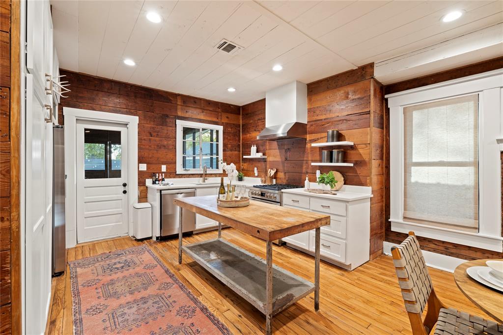 714 Melba Street, Dallas, TX 75208