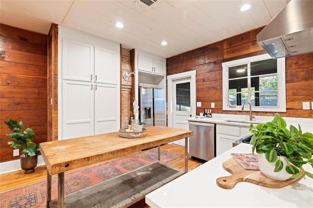714 Melba Street, Dallas, TX 75208