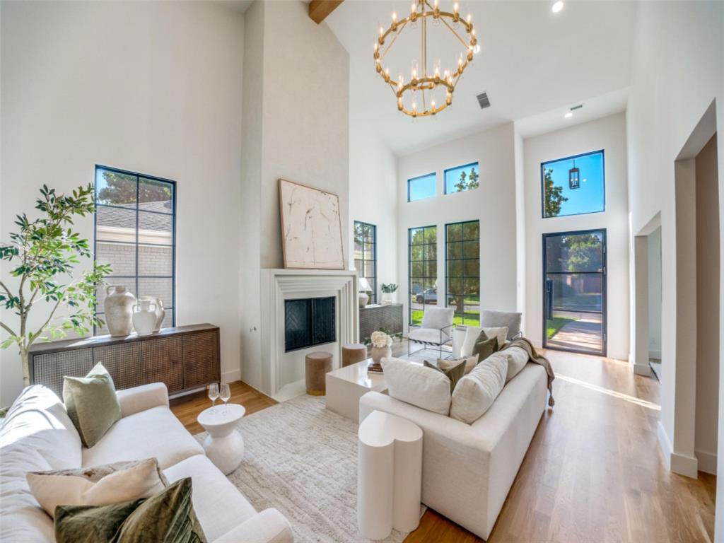 10641 Larchfield Lane, Dallas, TX 75238 10641 Larchfield Lane, Dallas, TX 75238