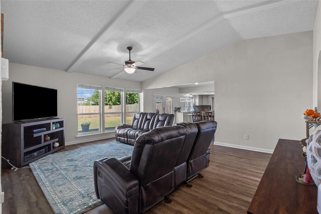 2621 Elk Grove Road, Carrollton, TX 75007 2621 Elk Grove Road, Carrollton, TX 75007
