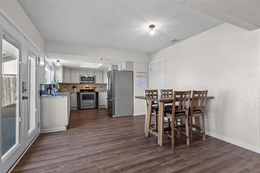 2621 Elk Grove Road, Carrollton, TX 75007 2621 Elk Grove Road, Carrollton, TX 75007