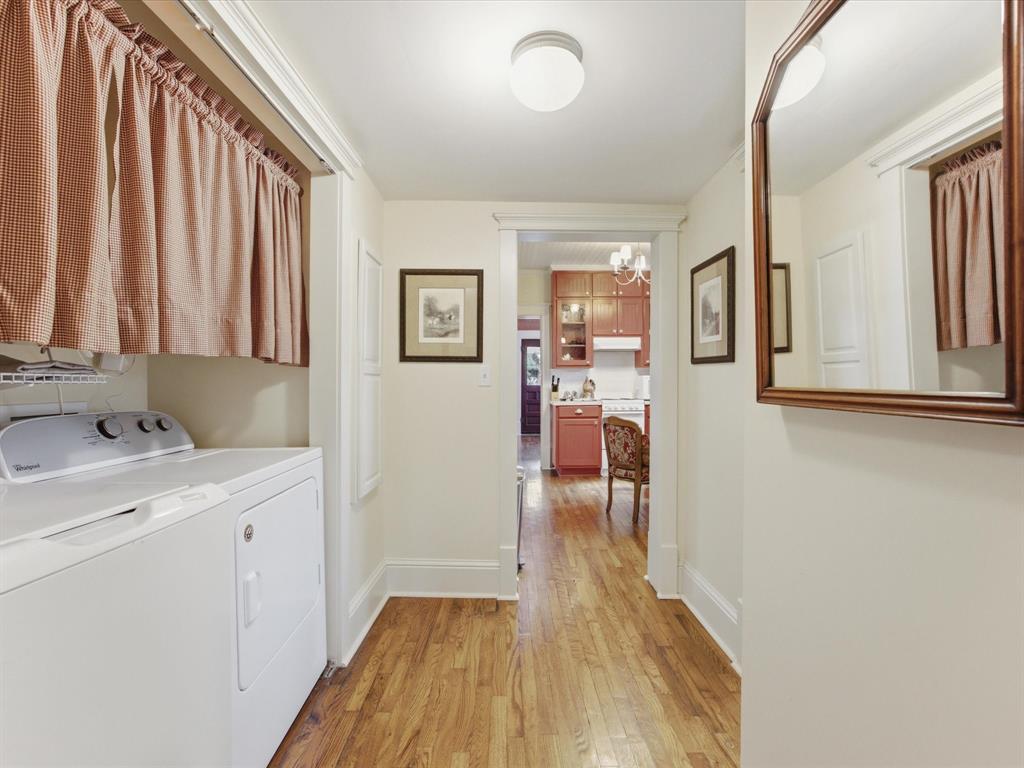 322 W Bridge Street, Granbury, TX 76048