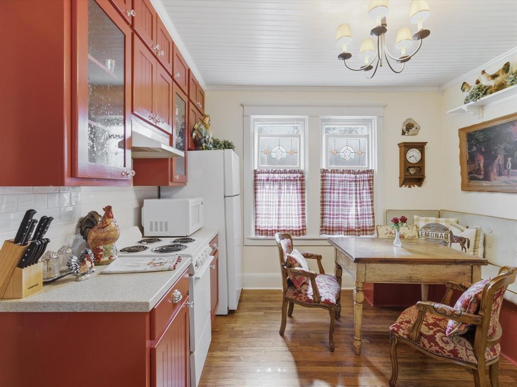 322 W Bridge Street, Granbury, TX 76048