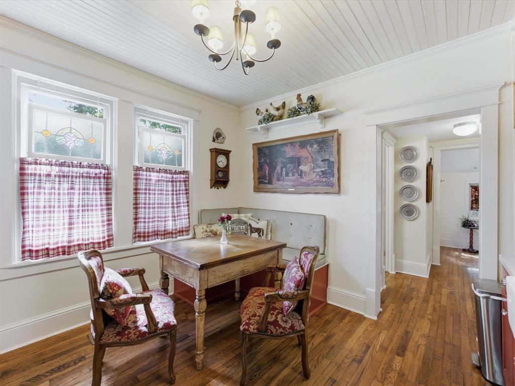 322 W Bridge Street, Granbury, TX 76048