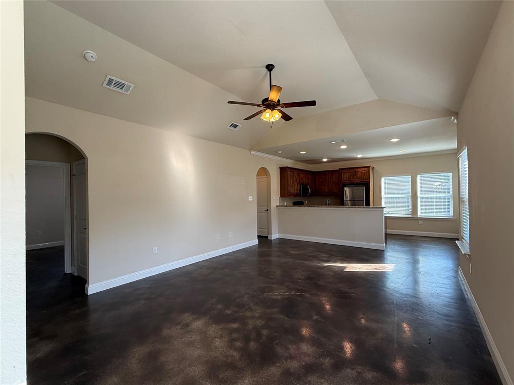 402 W Avenue C, Waxahachie, TX 75165