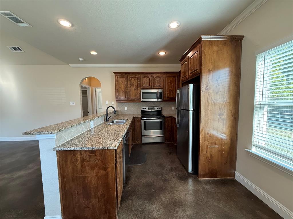 402 W Avenue C, Waxahachie, TX 75165