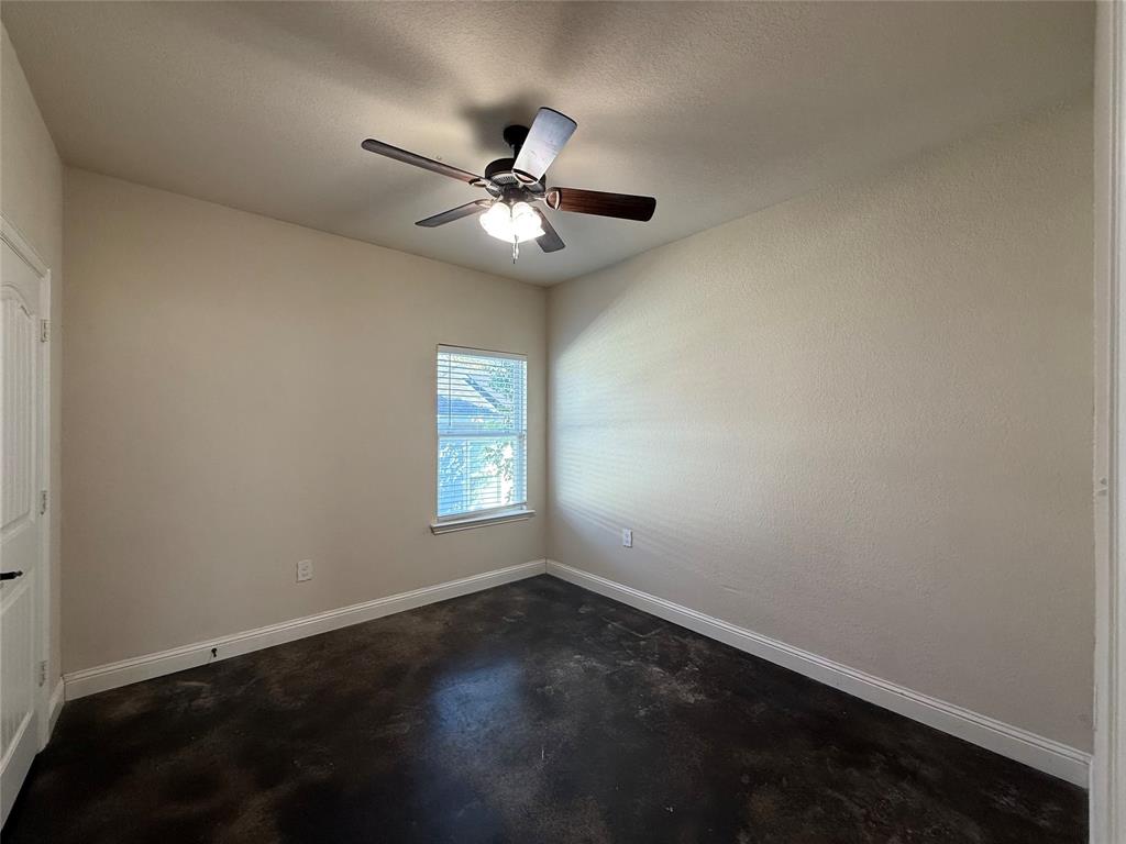 402 W Avenue C, Waxahachie, TX 75165