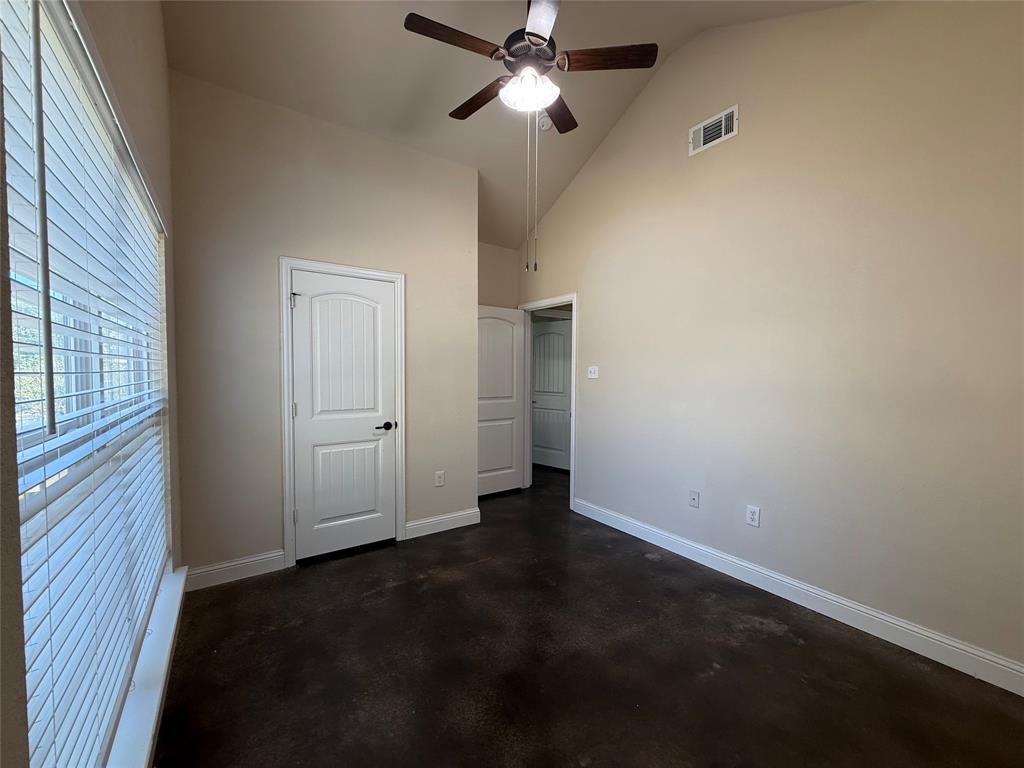 402 W Avenue C, Waxahachie, TX 75165