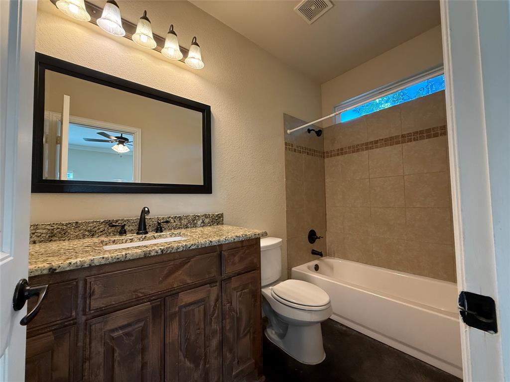 402 W Avenue C, Waxahachie, TX 75165