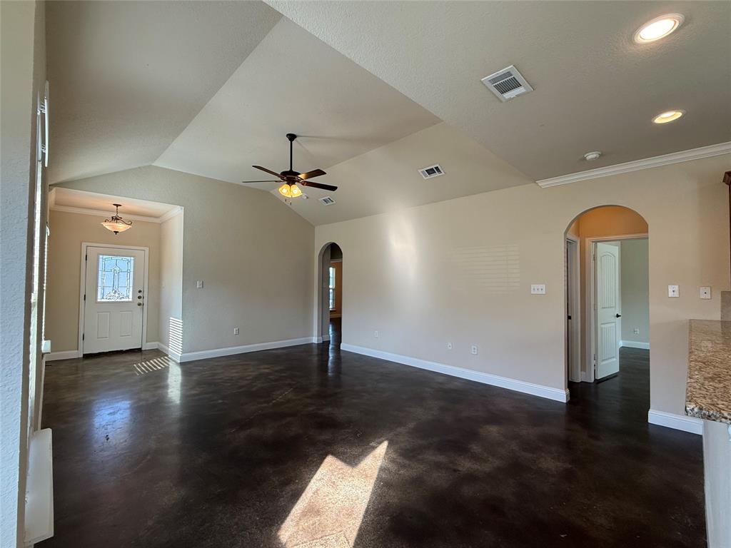 402 W Avenue C, Waxahachie, TX 75165