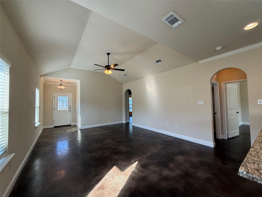 402 W Avenue C, Waxahachie, TX 75165