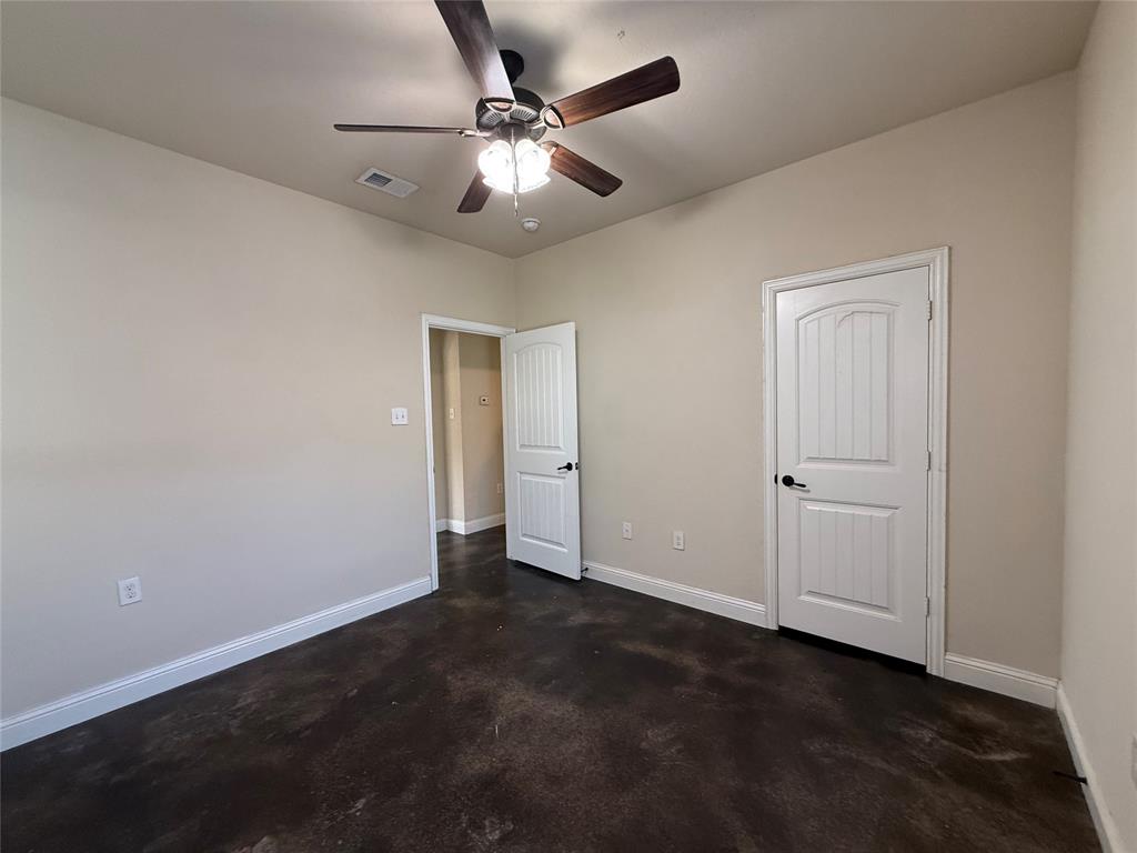 402 W Avenue C, Waxahachie, TX 75165