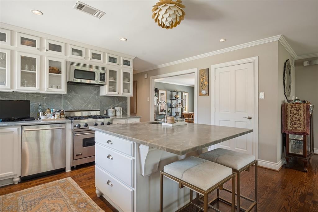 6707 Southridge Drive, Dallas, TX 75214