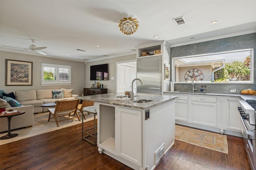 6707 Southridge Drive, Dallas, TX 75214