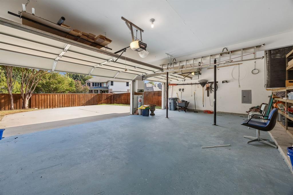 3-CAR GARAGE