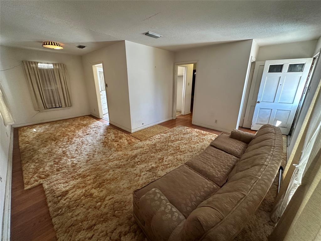 7519 Red Bud Drive, Dallas, TX 75227