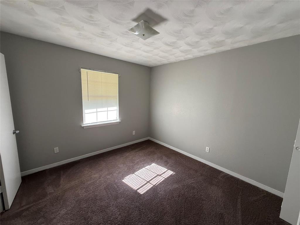 301 Lakewood Drive, DeSoto, TX 75115