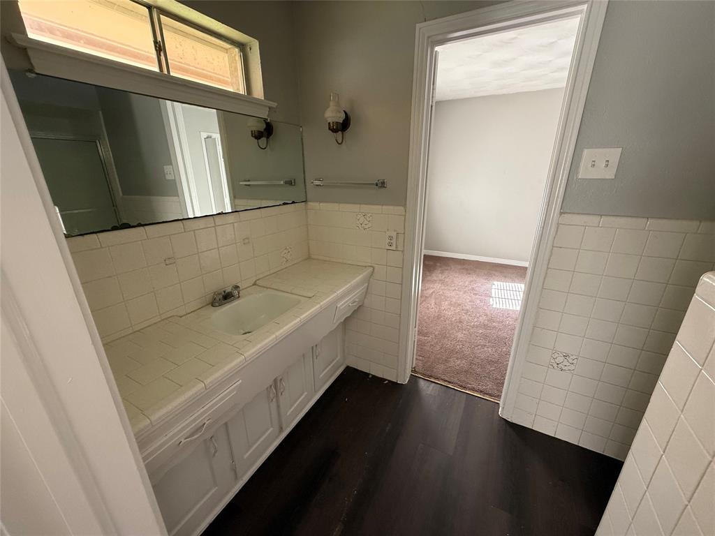 301 Lakewood Drive, DeSoto, TX 75115