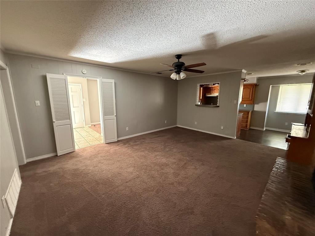 301 Lakewood Drive, DeSoto, TX 75115