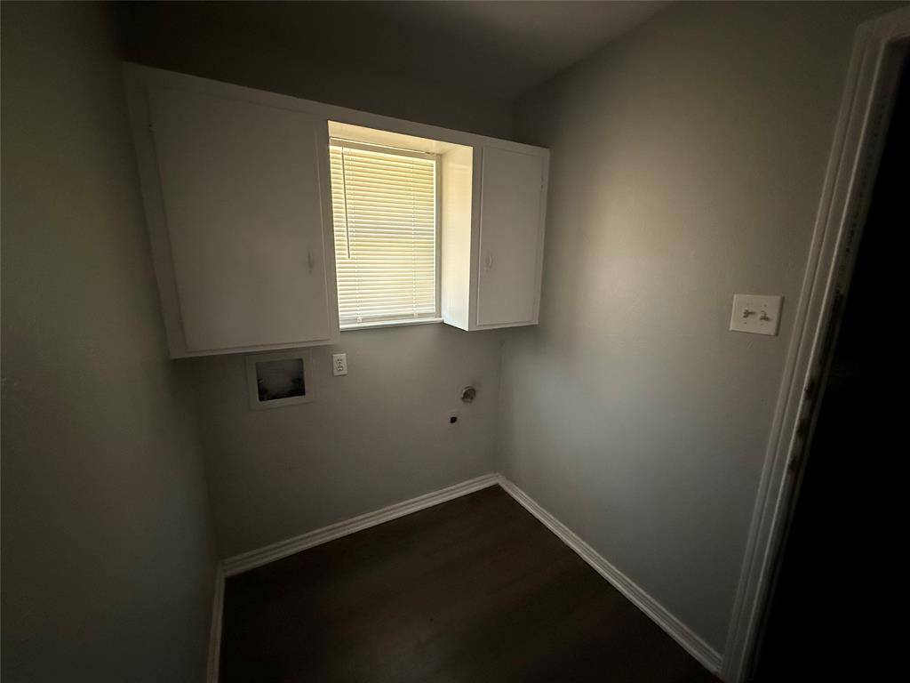 301 Lakewood Drive, DeSoto, TX 75115