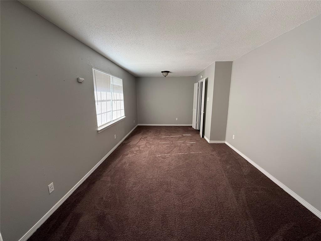 301 Lakewood Drive, DeSoto, TX 75115