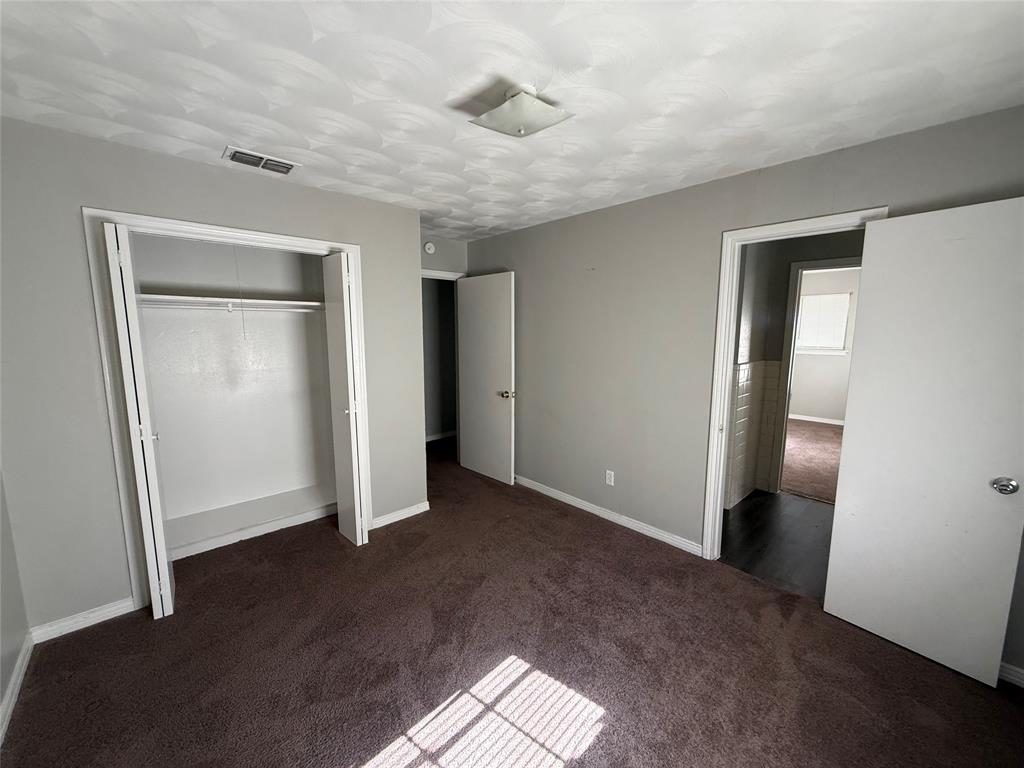 301 Lakewood Drive, DeSoto, TX 75115