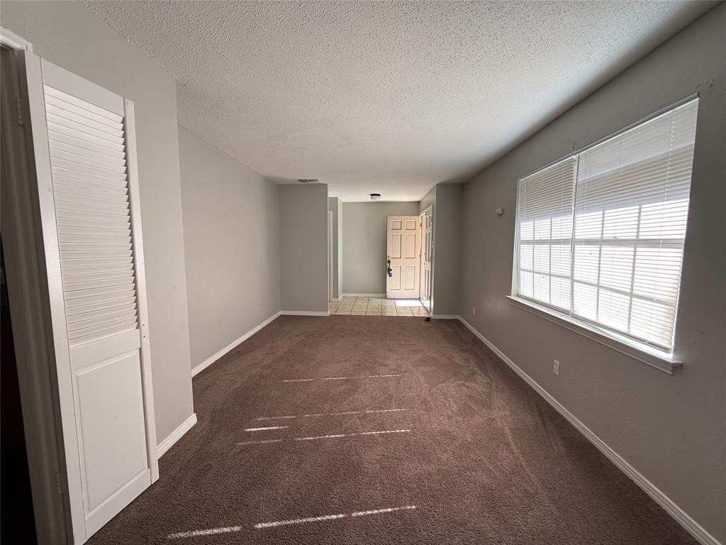 301 Lakewood Drive, DeSoto, TX 75115