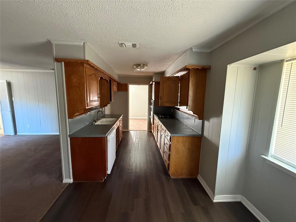 301 Lakewood Drive, DeSoto, TX 75115
