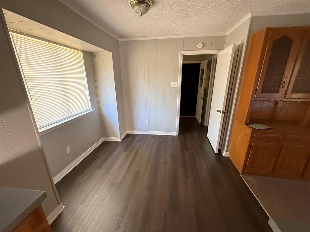301 Lakewood Drive, DeSoto, TX 75115