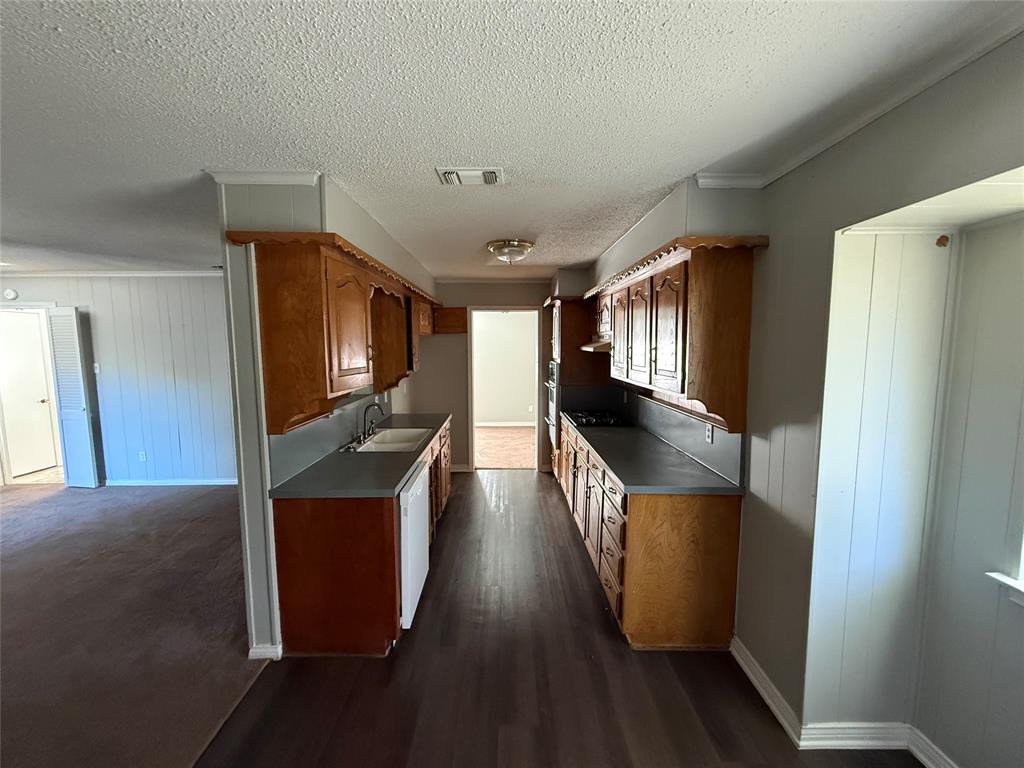 301 Lakewood Drive, DeSoto, TX 75115
