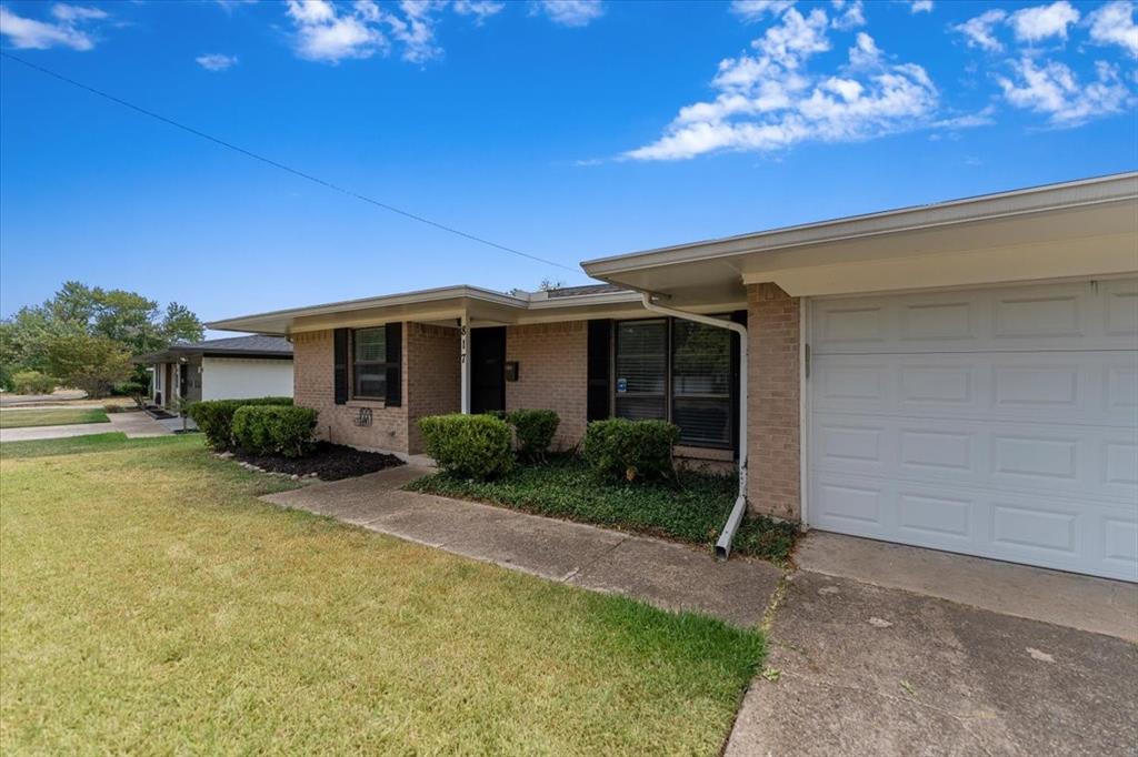 817 Warren Way, Richardson, TX 75080