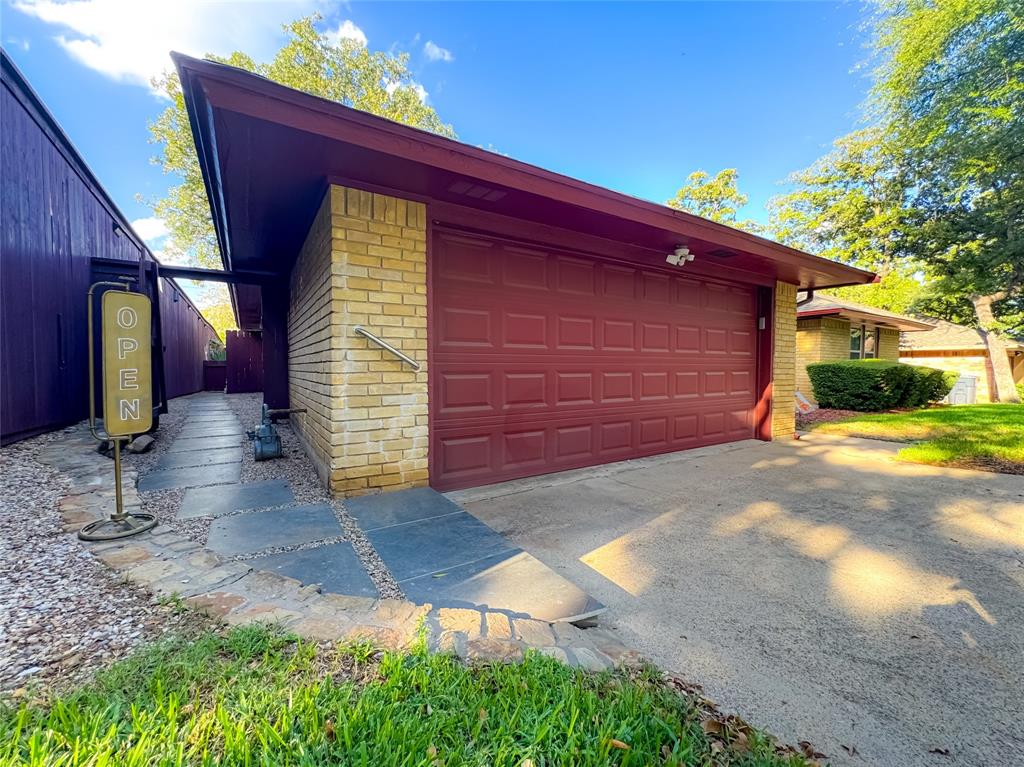 4805 Bonneville Drive, Arlington, TX 76016