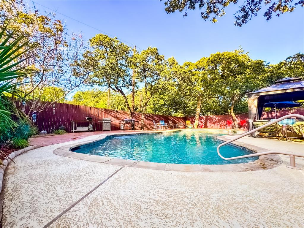4805 Bonneville Drive, Arlington, TX 76016